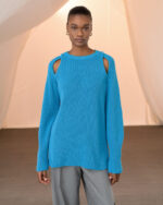 Open reglan round neck sweater