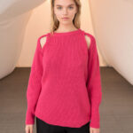 Open reglan round neck sweater